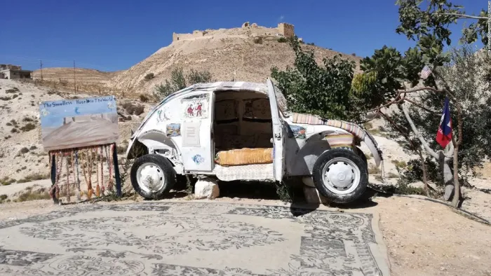 the smallest hotel in the world